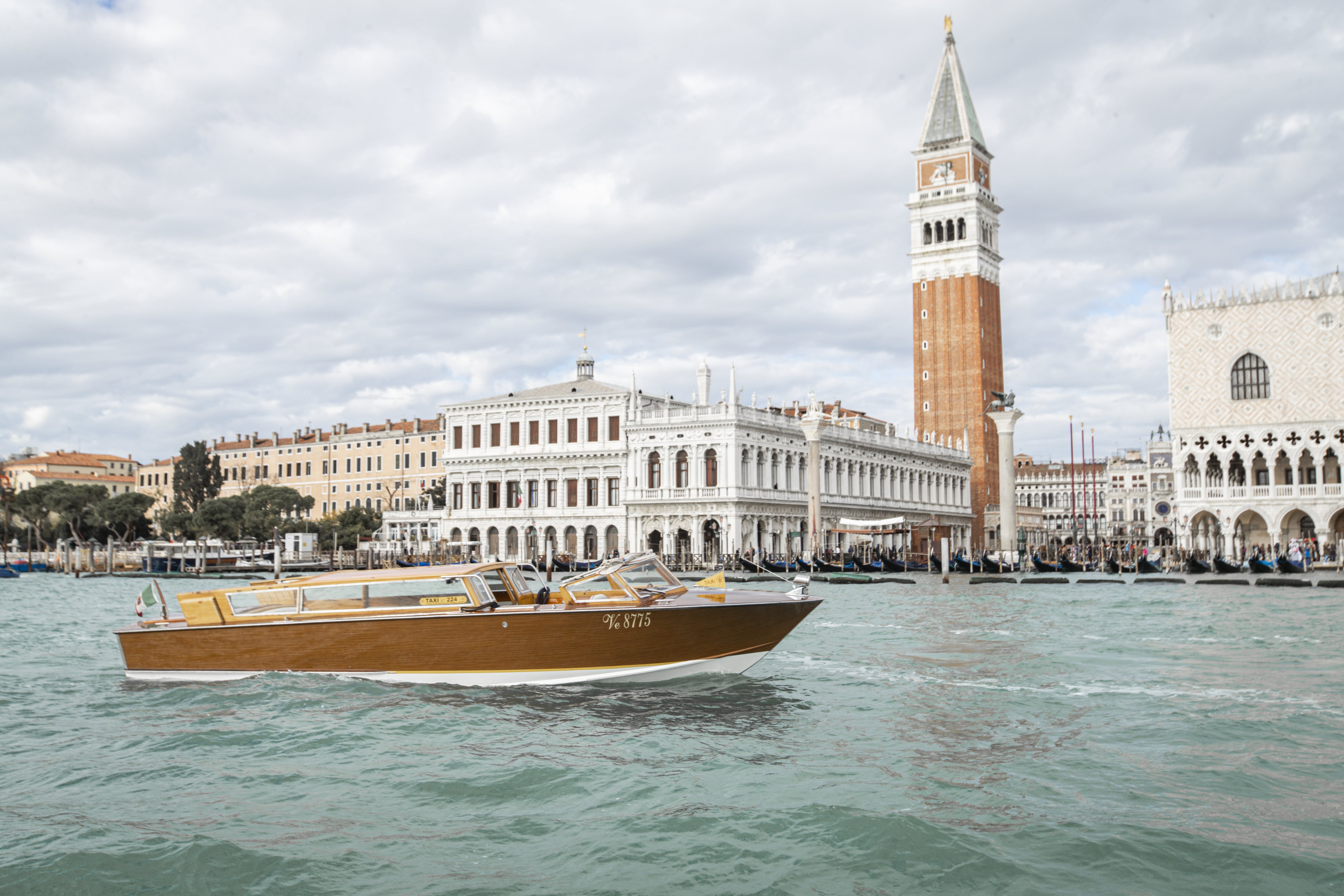 water taxi tour of venice